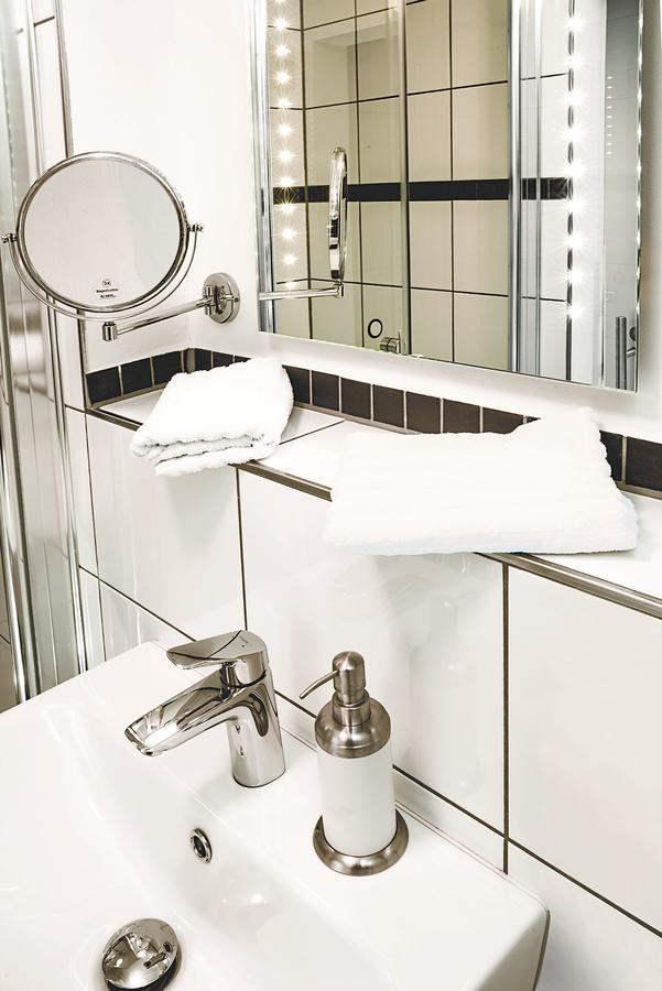 Hotel Sleepinn Volkspark (Adults Only) ฮัมบูร์ก ภายนอก รูปภาพ